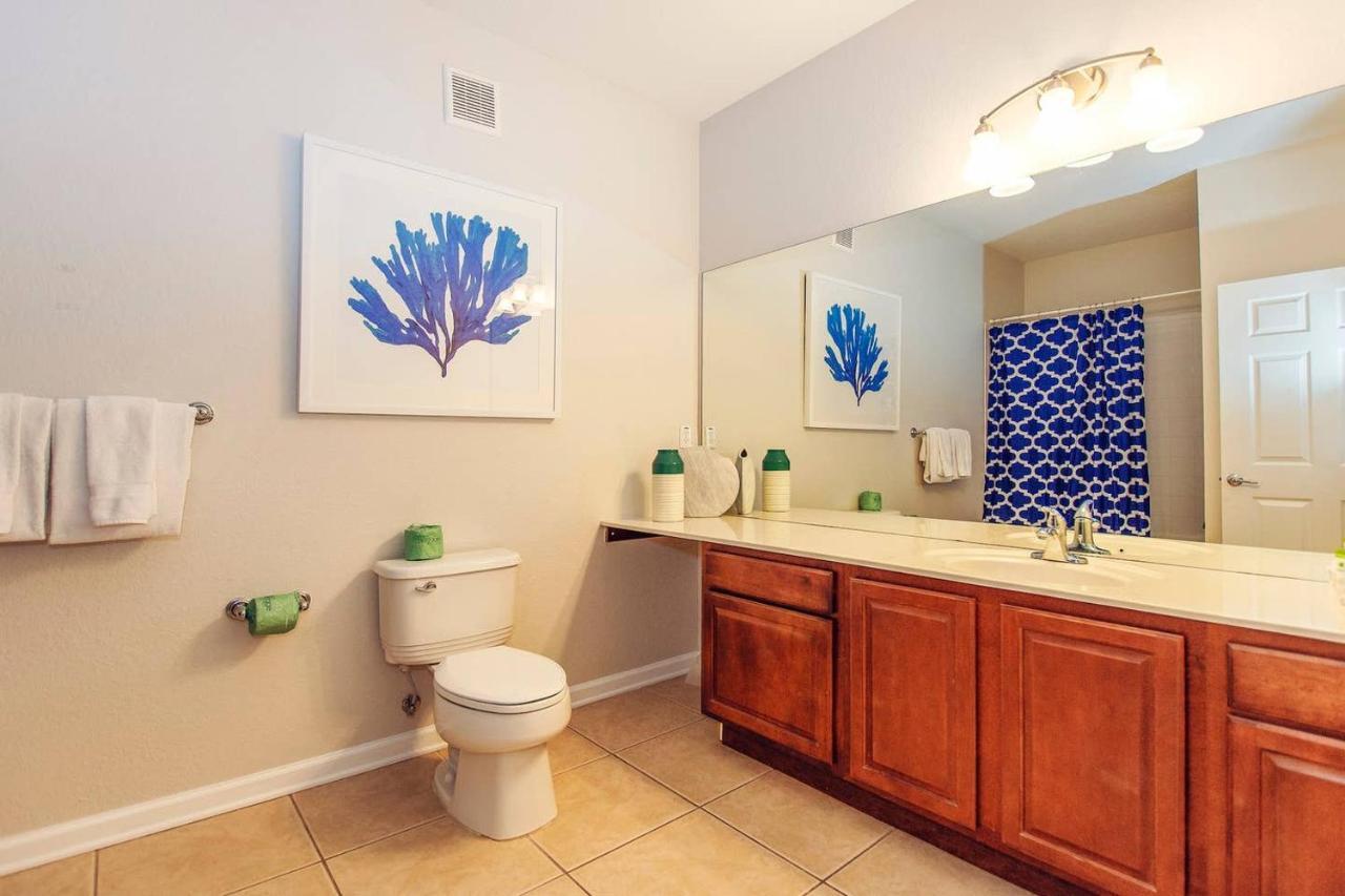 Vista Cay Standard 3 Bedroom Apartment *