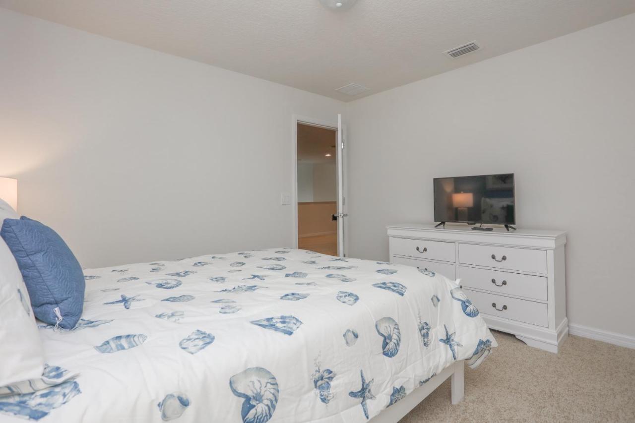 8 Bedroom Vacation In Windsor At Westside