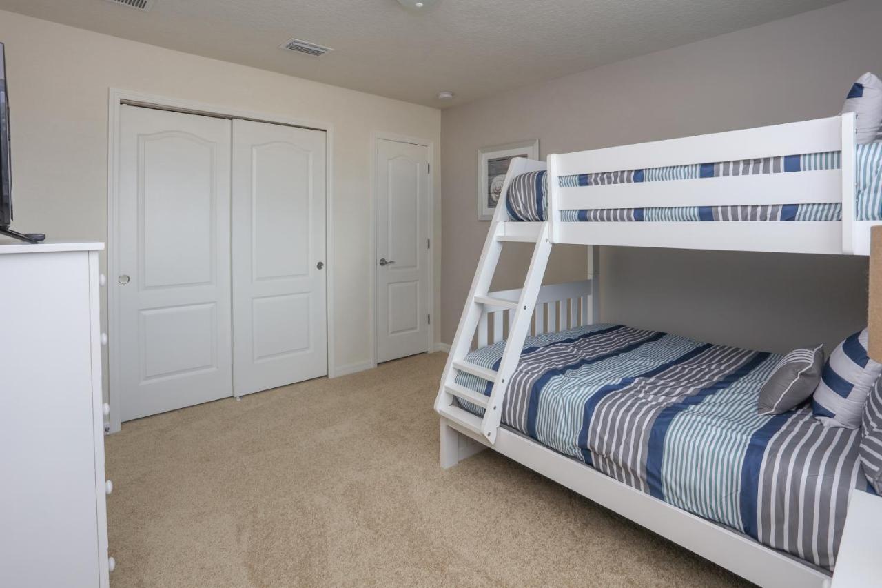 Villa 8 Bedroom Vacation In Windsor At Westside *