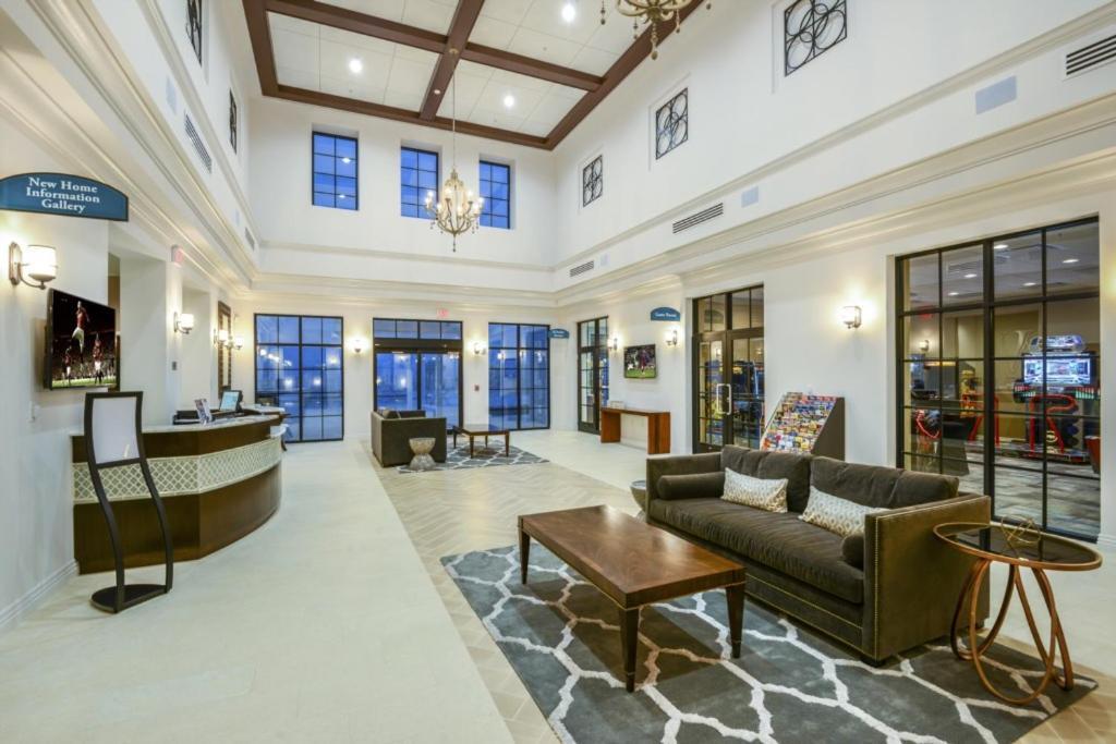 8 Bedroom Vacation In Windsor At Westside