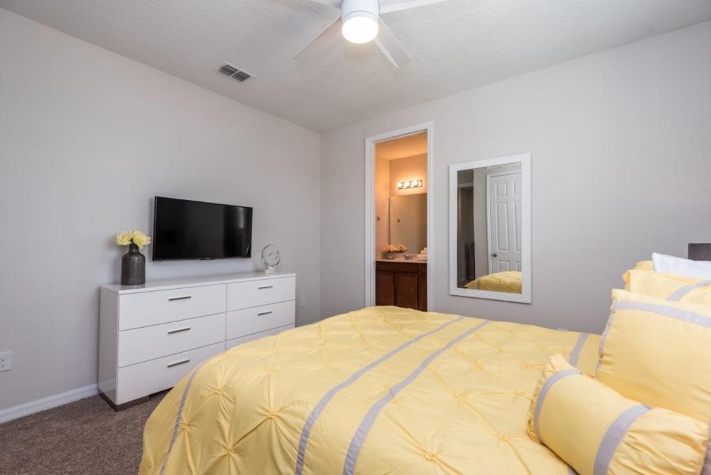 Amazing 6 Bedroom 5 Bathroom Solara Orlando
