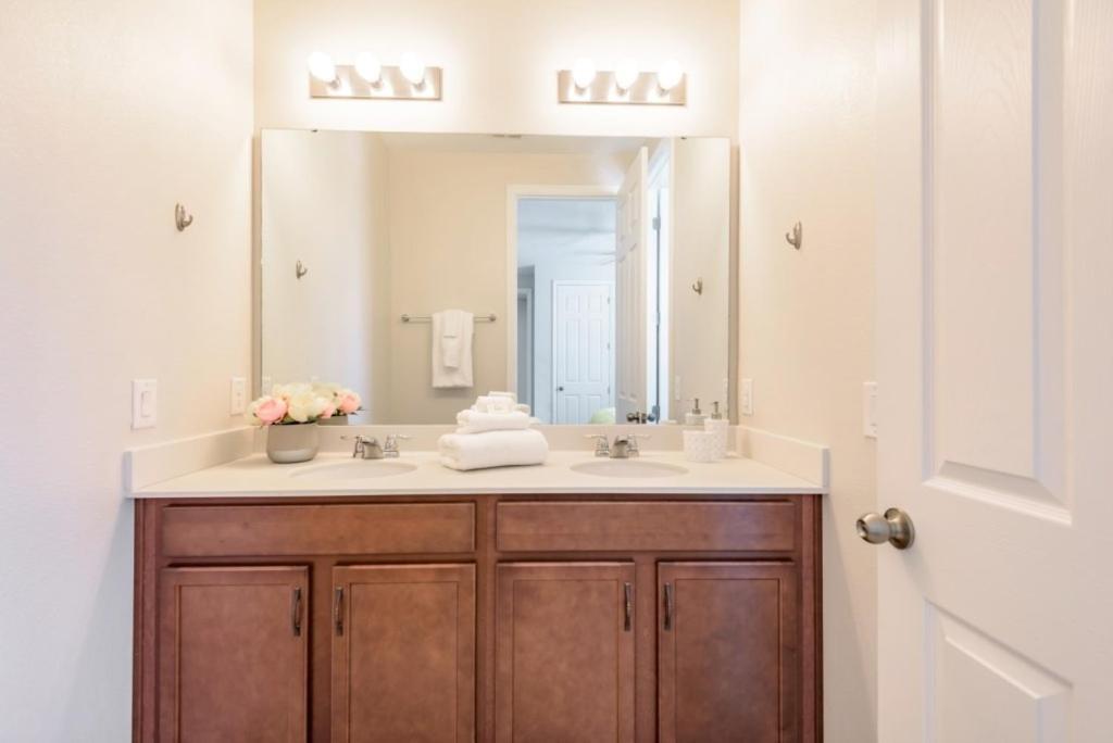 Amazing 6 Bedroom 5 Bathroom Solara * Orlando