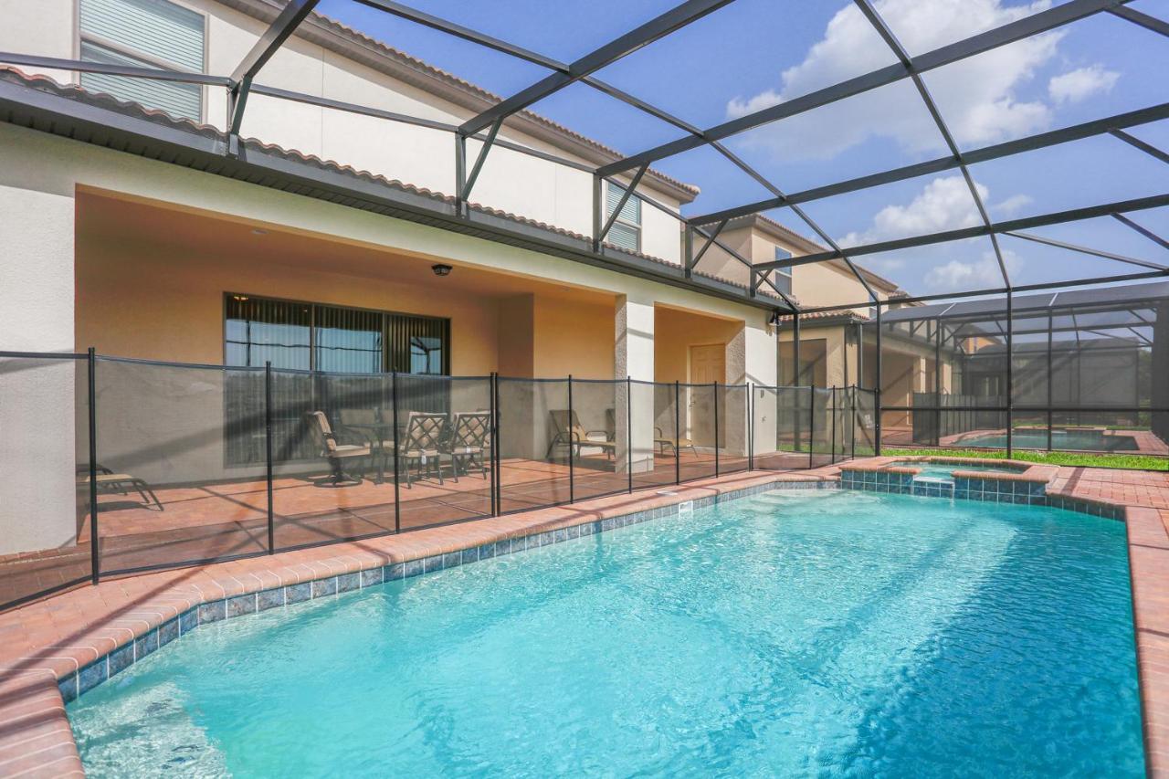 Conveniently Located Near - Family Friendly Orlando
