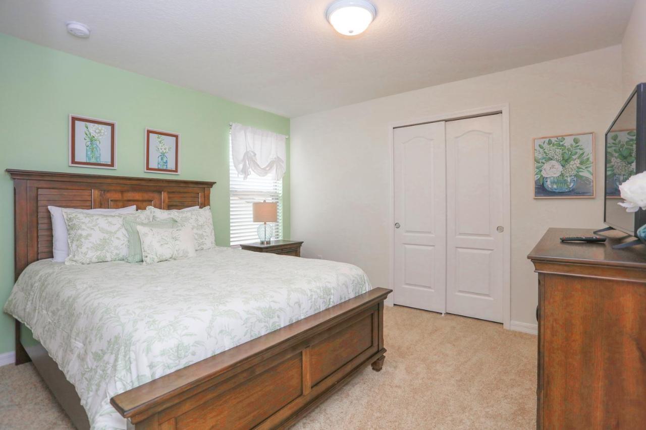Conveniently Located Near - Family Friendly Villa Orlando