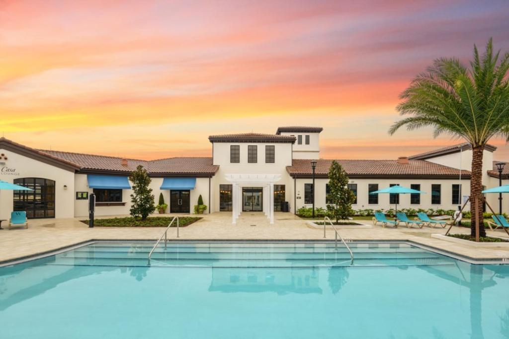 Villa Conveniently Located Near - Family Friendly Orlando