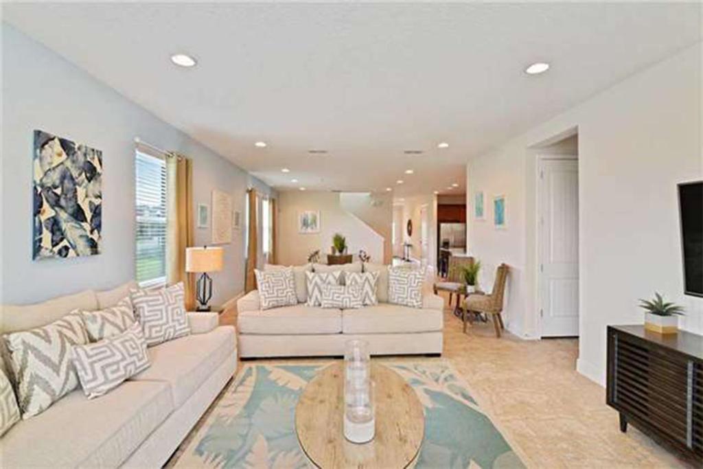 8 Bedroom Vacation With Pool Orlando