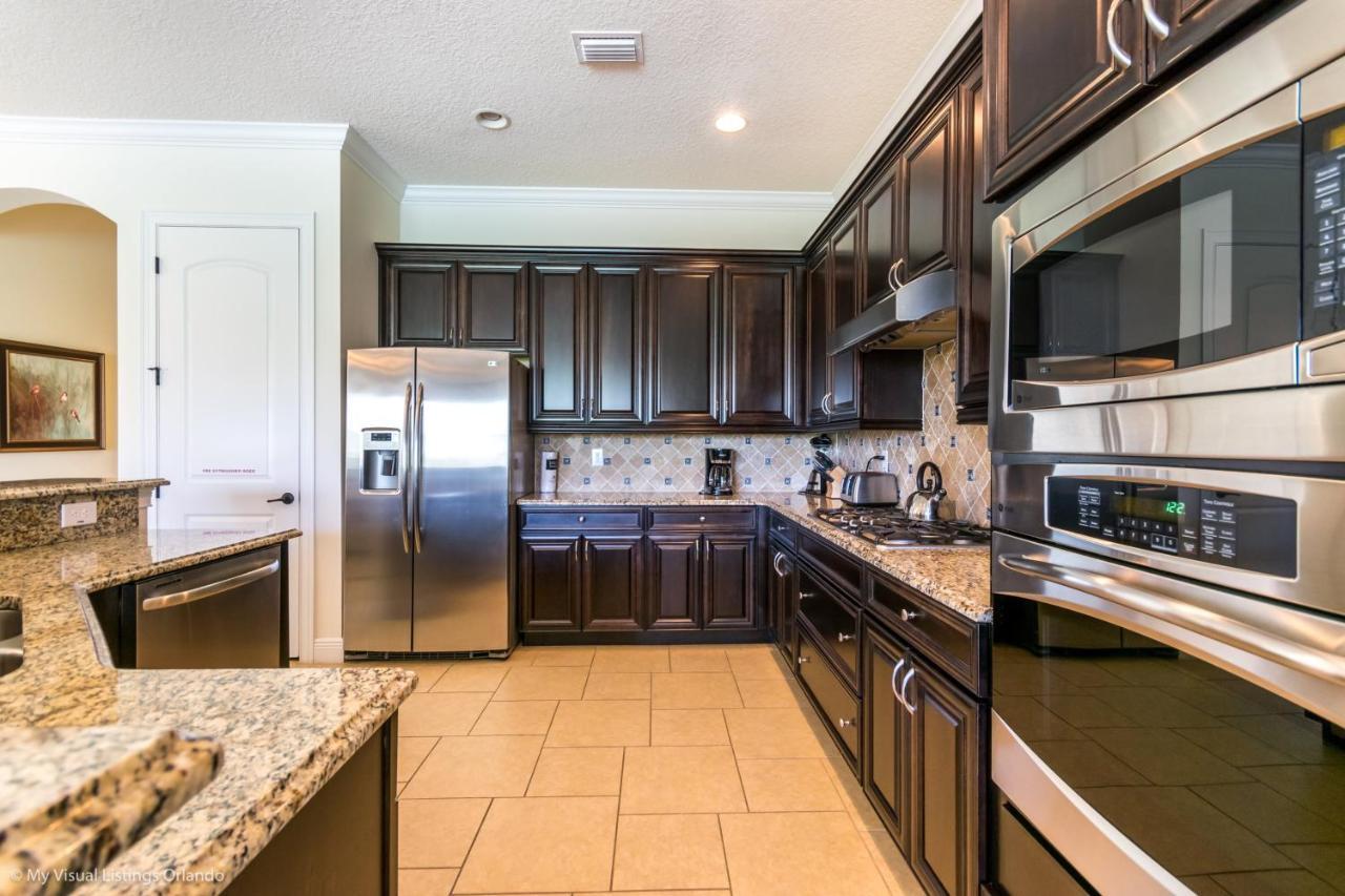 Elegant 5bed 5ba Game Pool 1080cp Villa