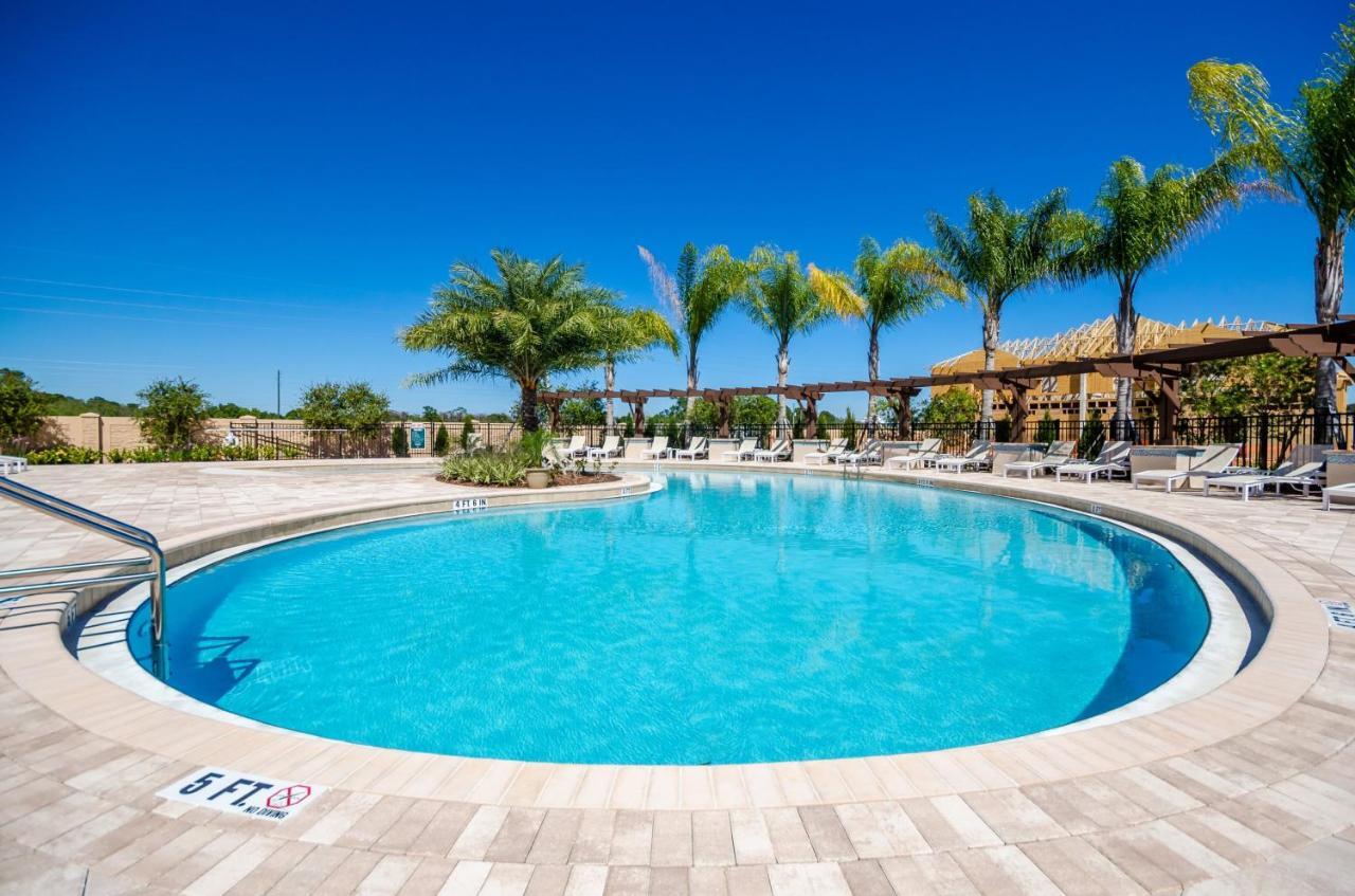 3299ccp Lucaya Village Townhome *