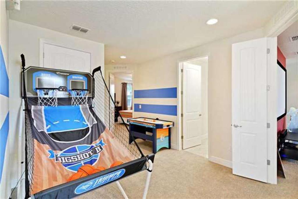 8 Bedroom Vacation With Pool * Orlando