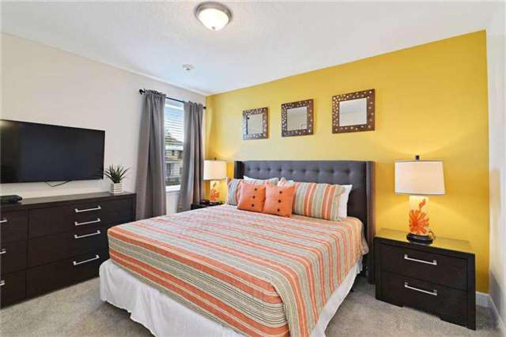 8 Bedroom Vacation With Pool * Orlando
