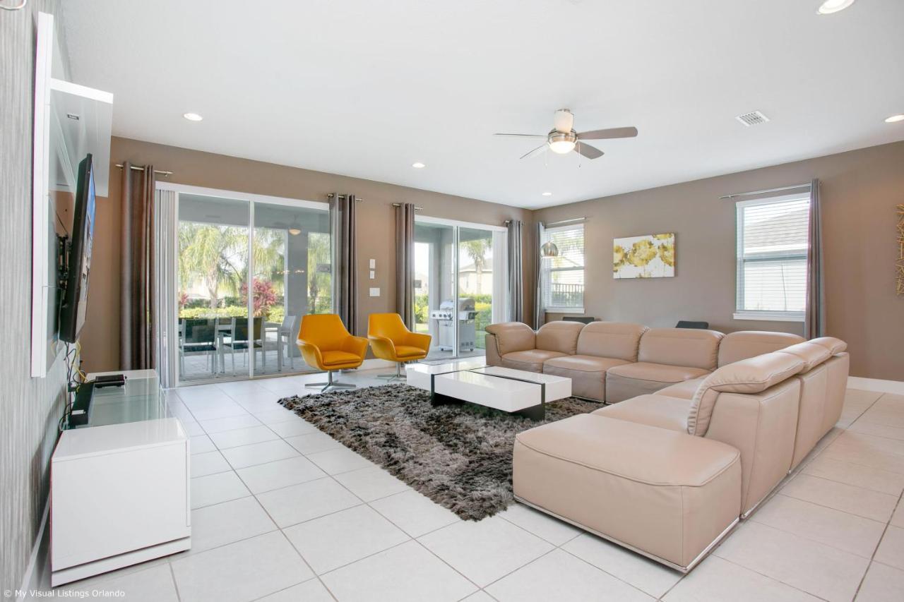 Holiday home 9 Bedroom Vacation With Pool