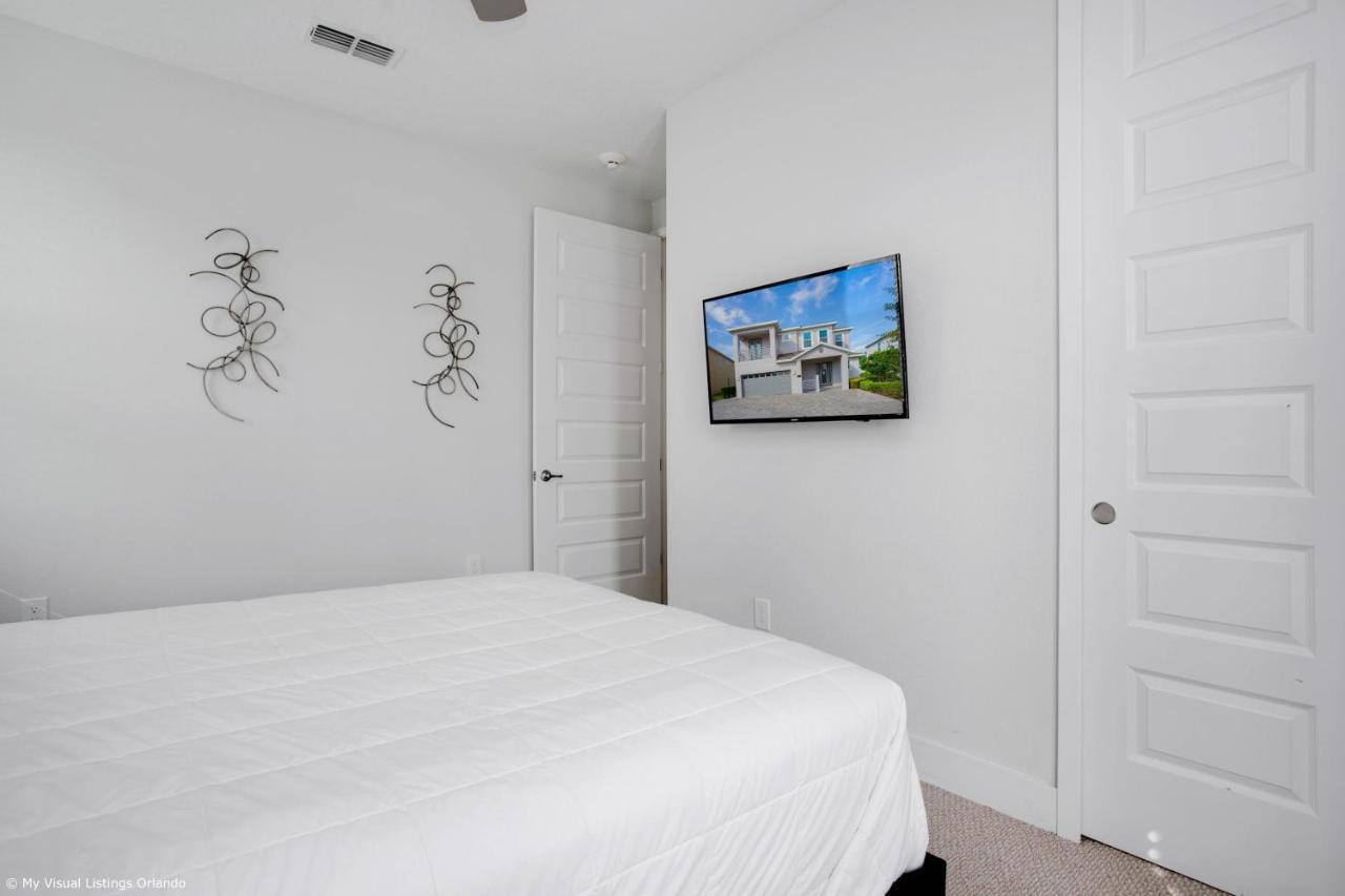 9 Bedroom Vacation With Pool * Orlando