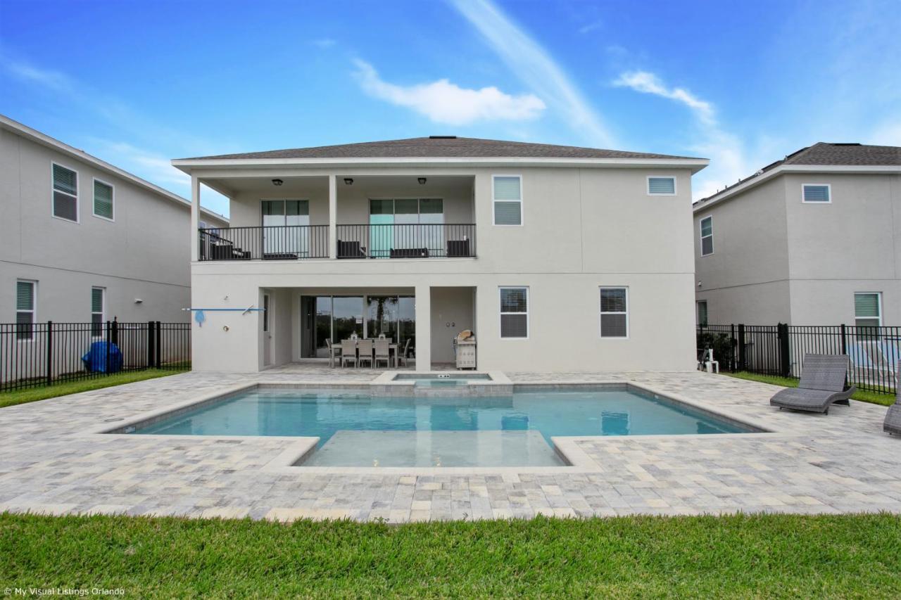 Holiday home 11 Bedroom Vacation With Pool *