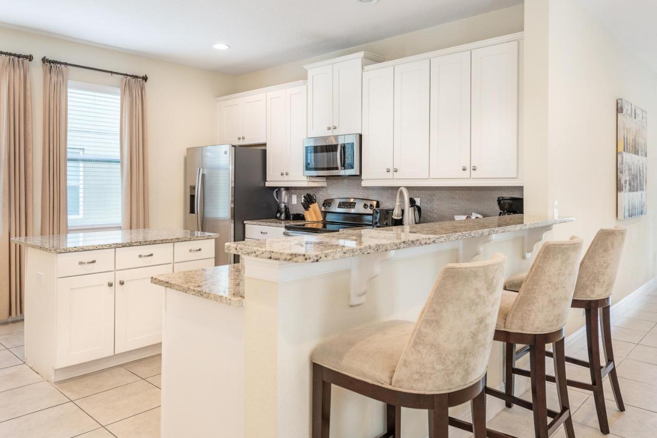 Lovely By Rentyl Near With Private Pool, Movie & Amenities - 741l Holiday home *