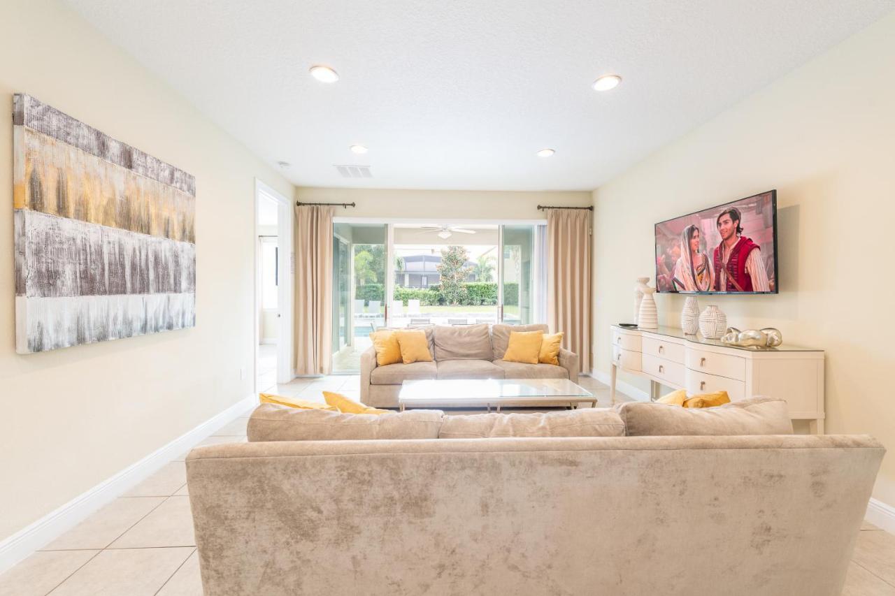 Lovely By Rentyl Near With Private Pool, Movie & Amenities - 741l Holiday home *