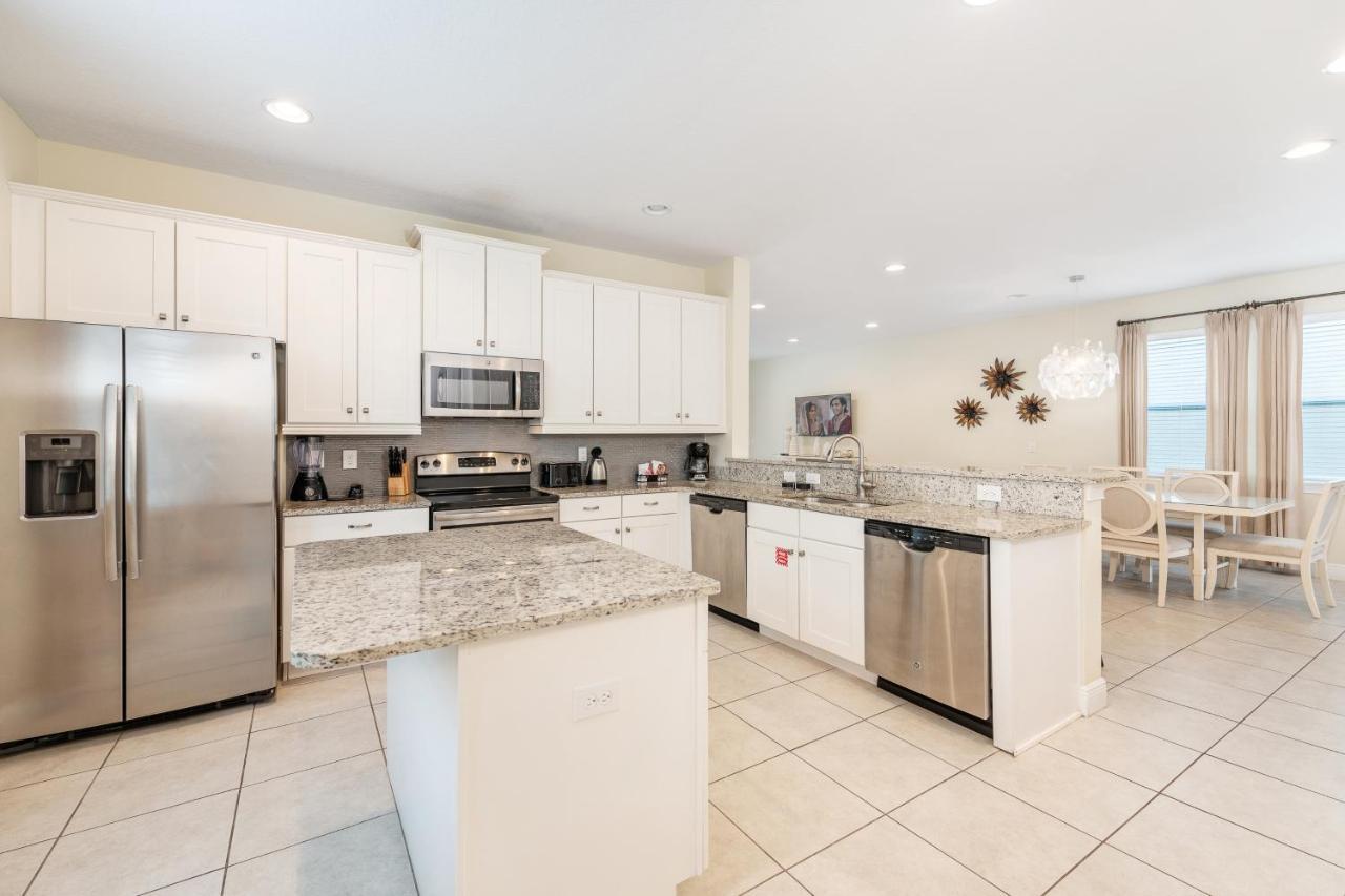 Lovely By Rentyl Near With Private Pool, Movie & Amenities - 741l Orlando