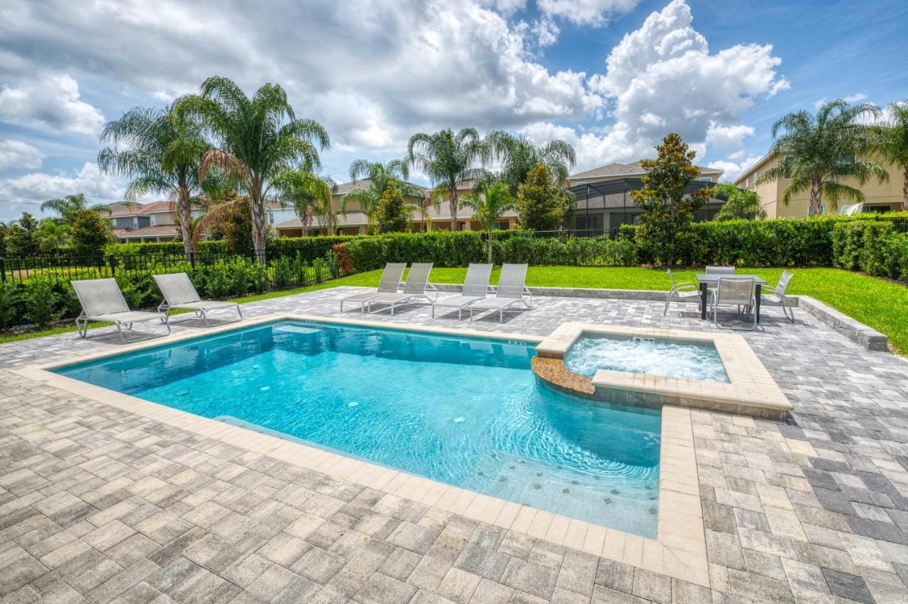 Lovely By Rentyl Near With Private Pool, Movie & Amenities - 741l