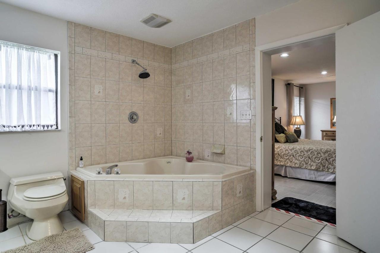 Quiet Near Shopping And 15 Miles From Orlando! Holiday home