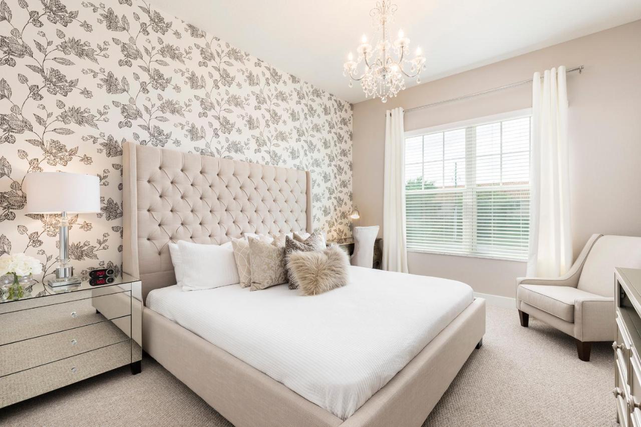 4 Bedroom 4 Ba Luxury 5 Min To Bbq & Hot Tub *