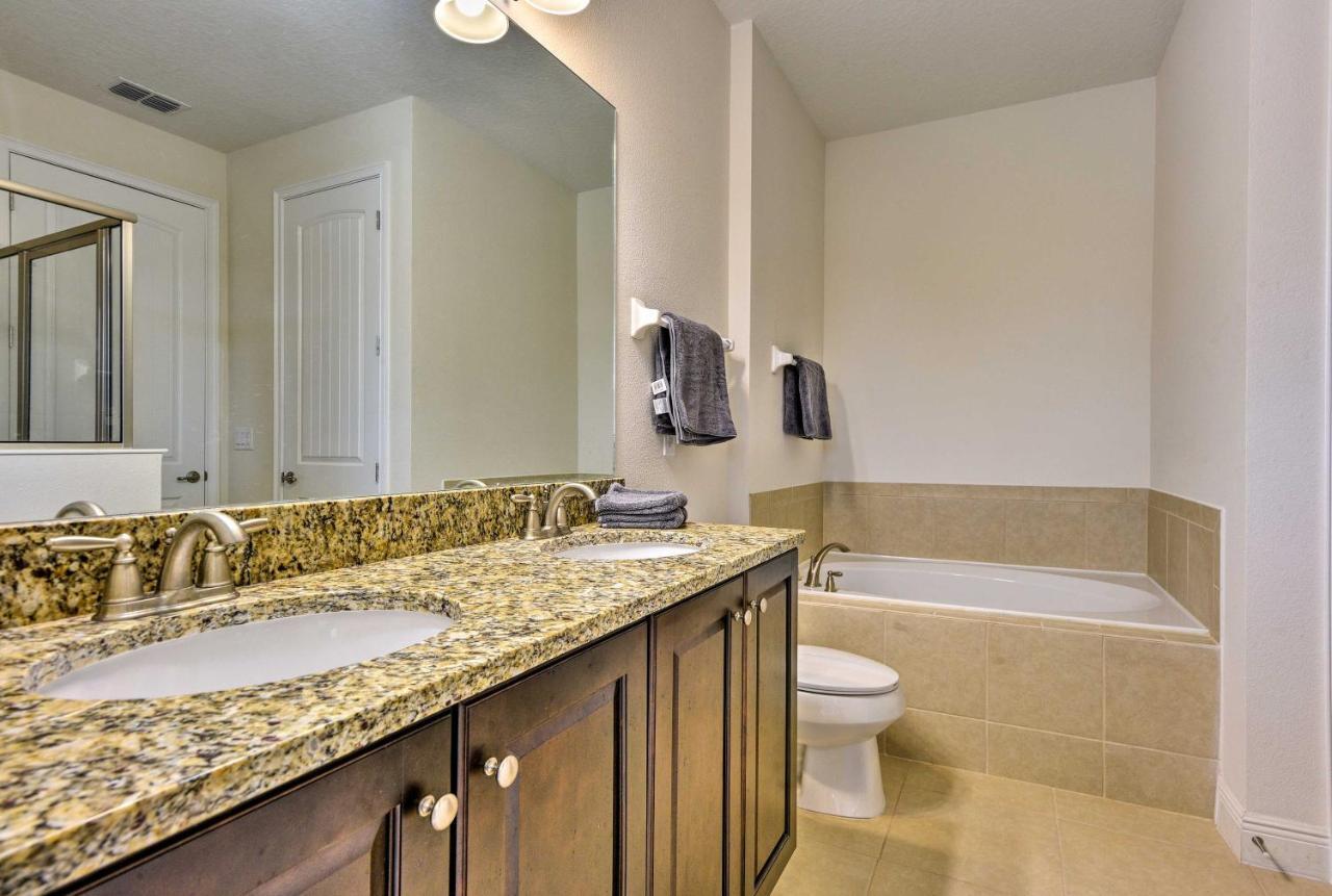 Kissimmee Oasis With Patio About 5 Mi To Disney! Holiday home Orlando