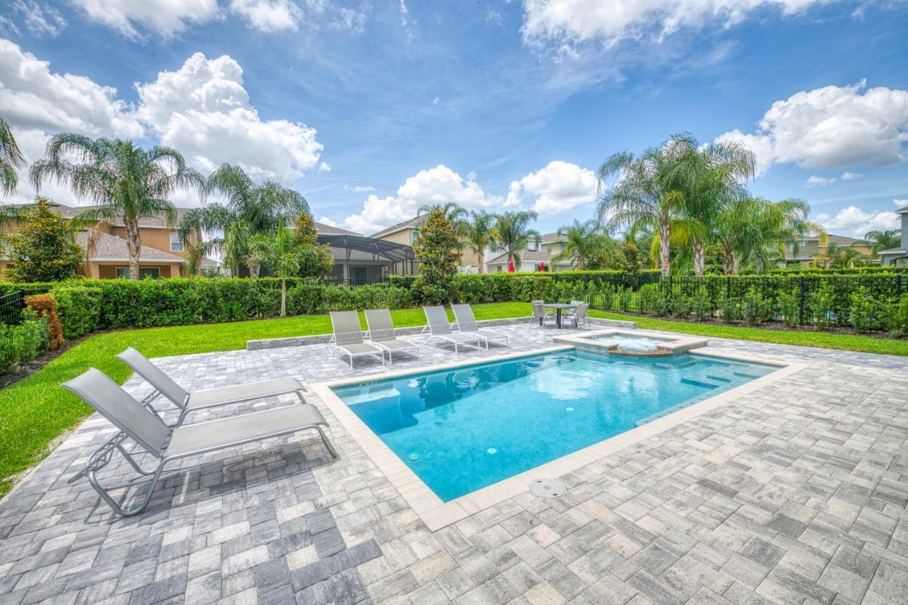 Lovely By Rentyl Near With Private Pool, Movie & Amenities - 741l Holiday home
