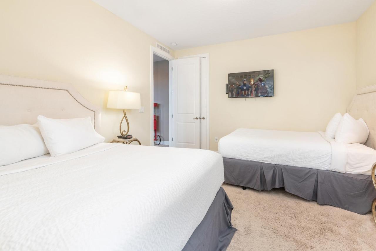 Holiday home Lovely By Rentyl Near With Private Pool, Movie & Amenities - 741l