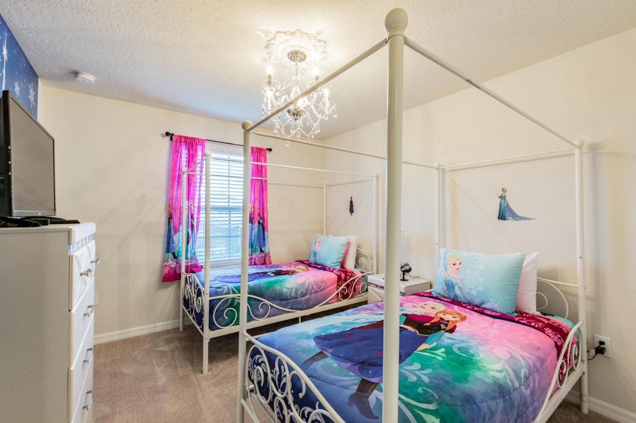 Extraordinary Near Disney With Game *