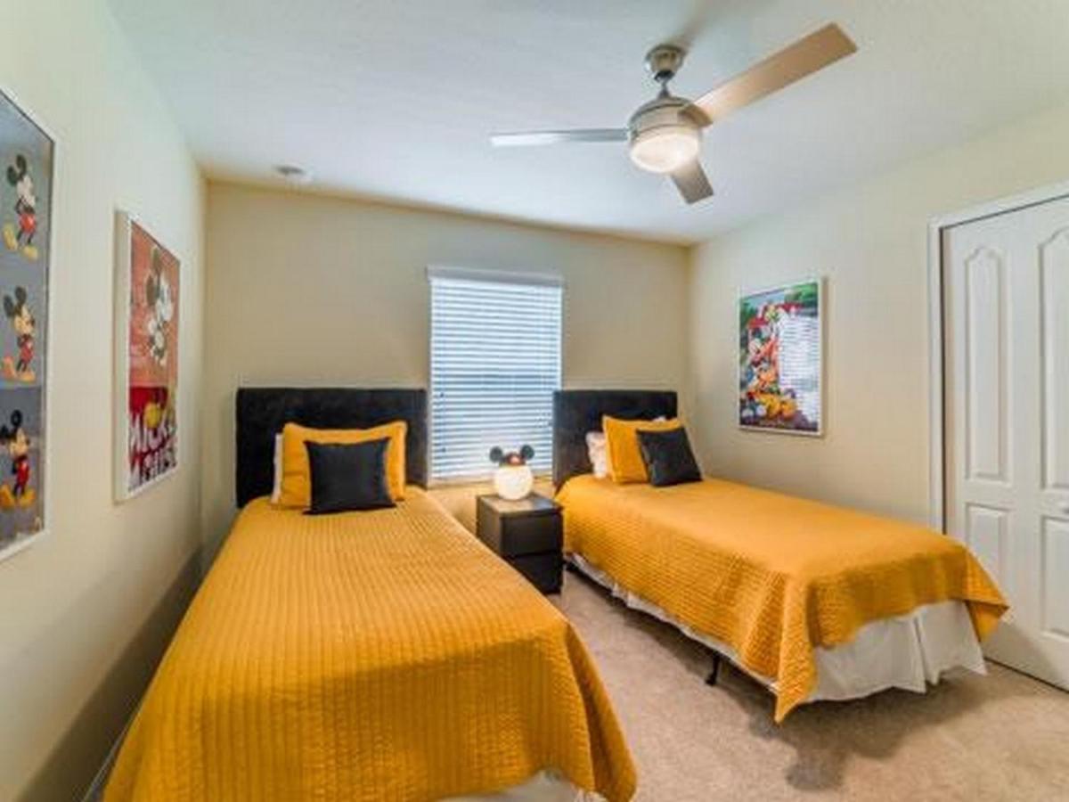 4819 Clock Tower Drive Holiday home