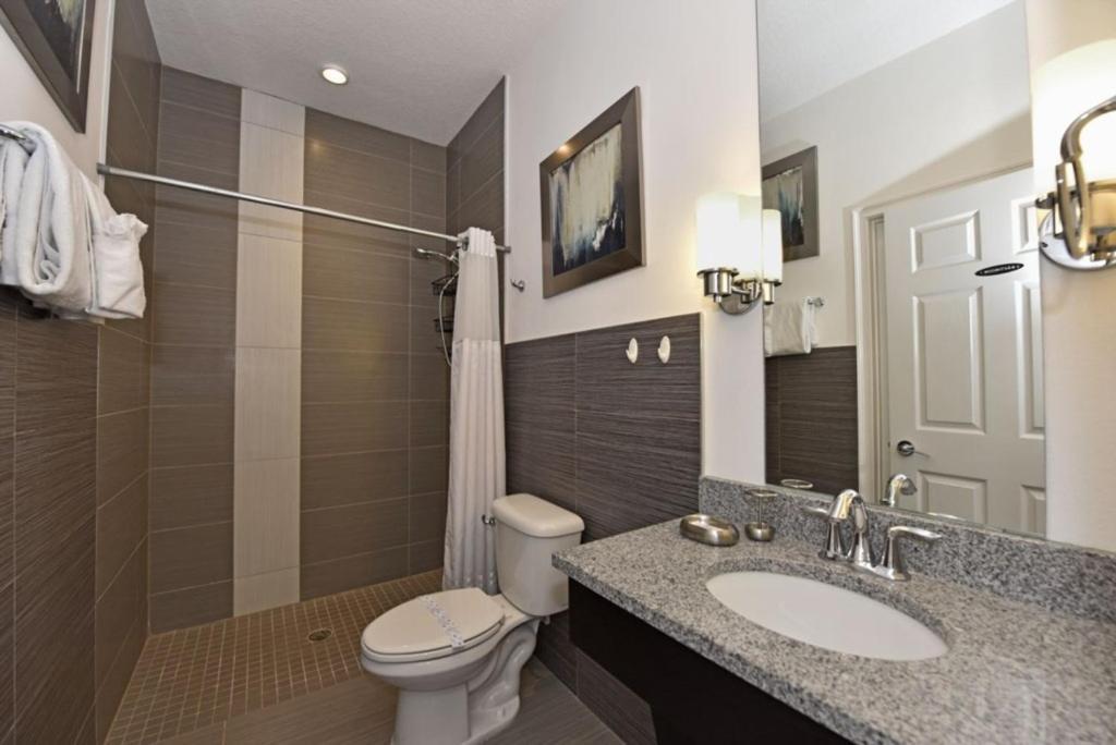 Beautiful 3-bed 10 Minutes From Disney-17440 Serenity Townhouse * Orlando