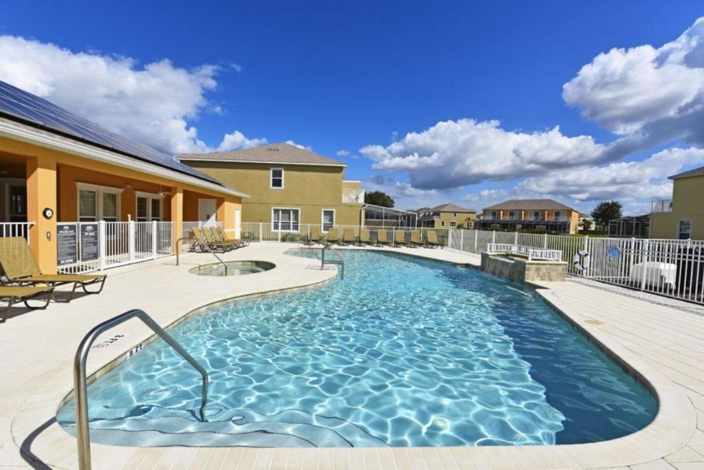 Beautiful 3-bed 10 Minutes From Disney-17440 Serenity Townhouse Holiday home *
