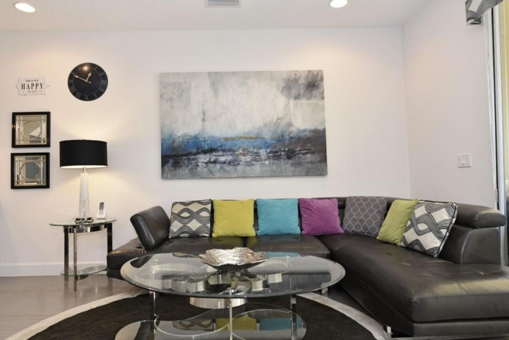 Beautiful 3-bed 10 Minutes From Disney-17440 Serenity Townhouse