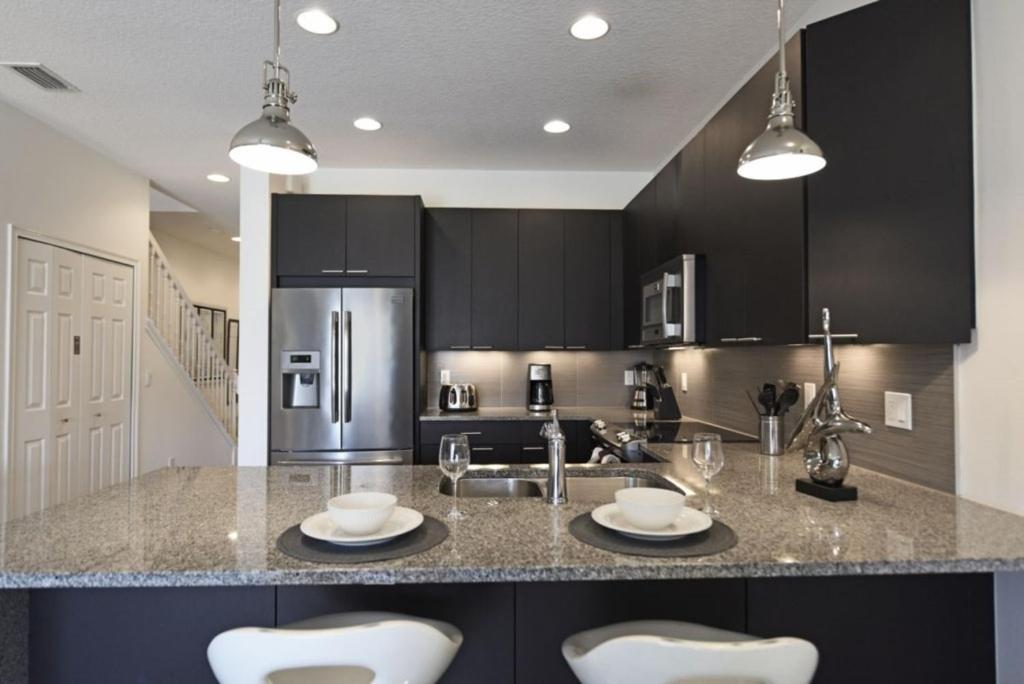 Beautiful 3-bed 10 Minutes From Disney-17440 Serenity Townhouse Holiday home
