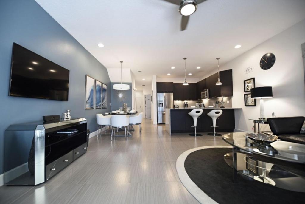 Holiday home Beautiful 3-bed 10 Minutes From Disney-17440 Serenity Townhouse