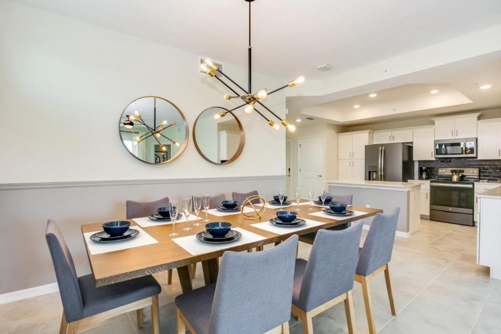 Amazing Story Brand New 4721 Unit208 Apartment
