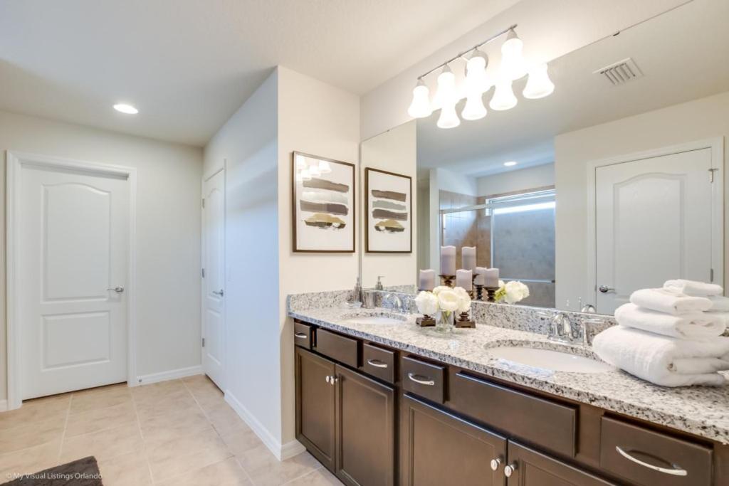 Exceptional 5bed 5ba Game Pool Spa1857n Villa *