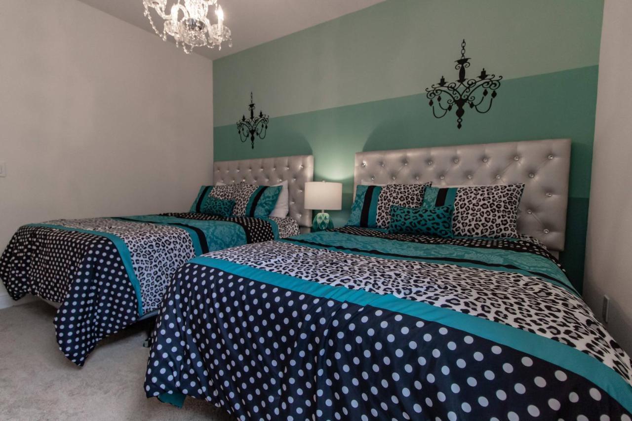Holiday home Encore 5 Bedroom Vacation With Pool *