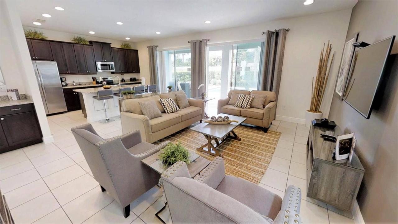 Holiday home Encore 5 Bedroom Vacation With Pool