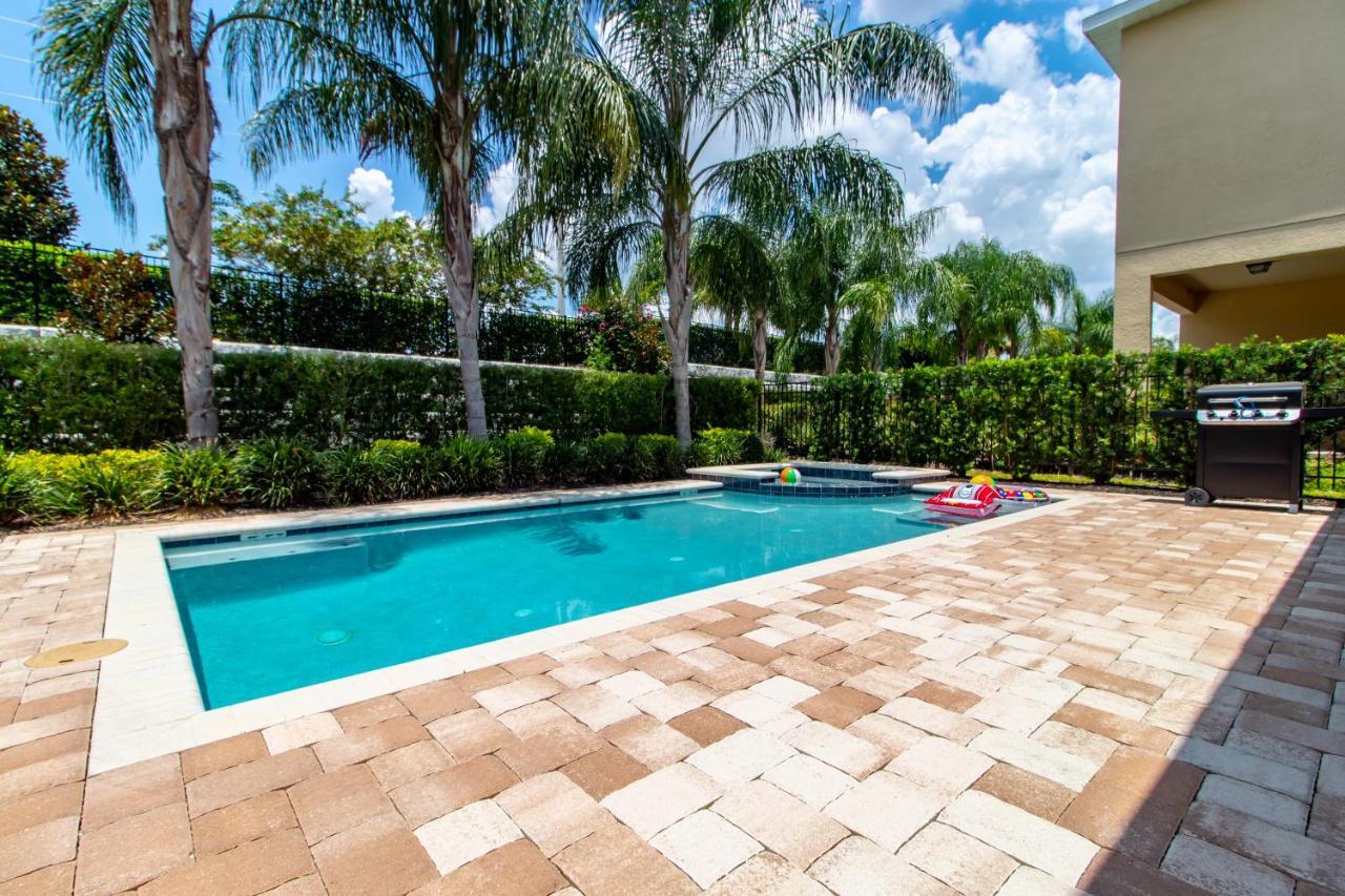 Holiday home Encore 5 Bedroom Vacation With Pool *