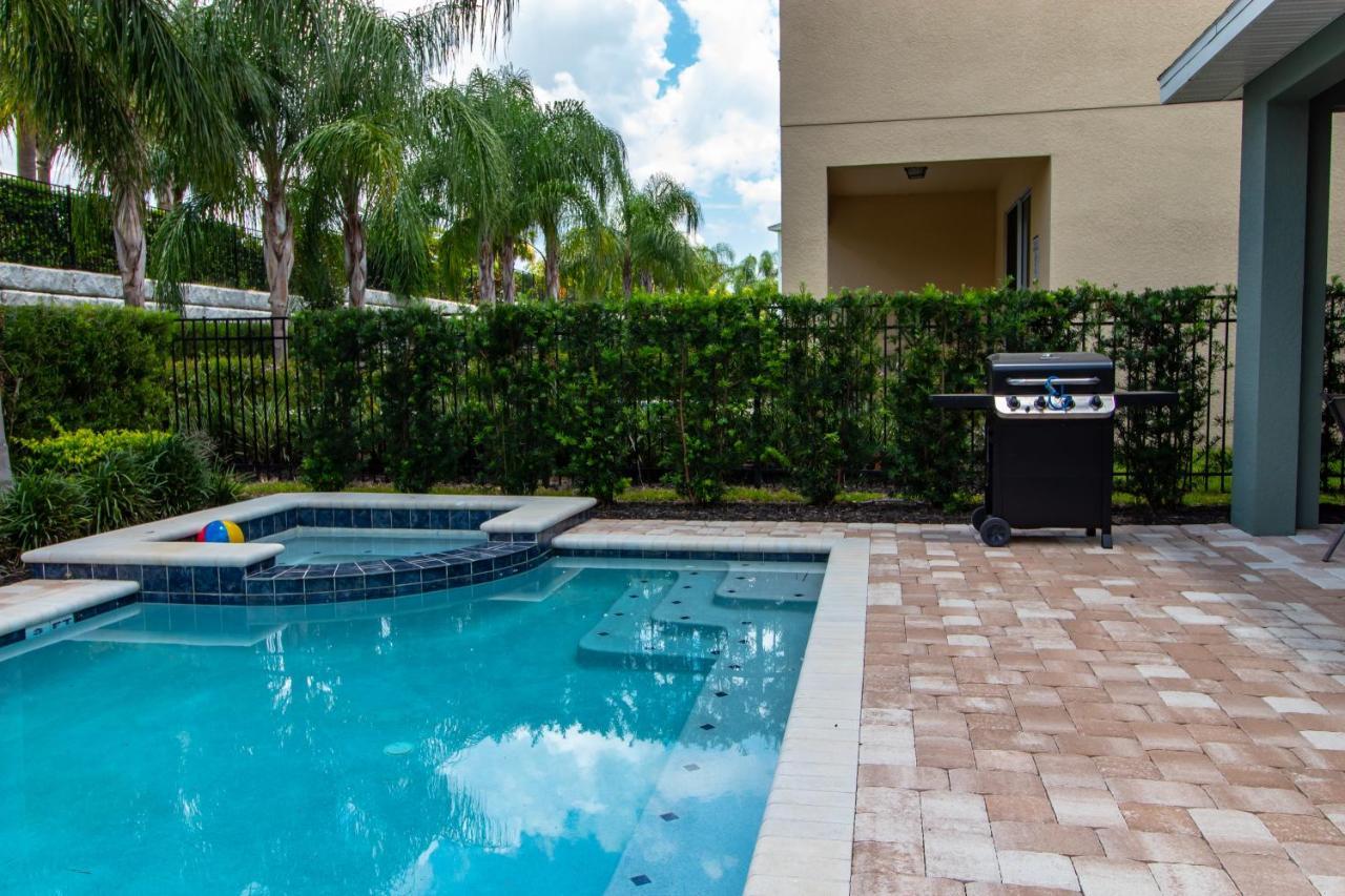 Holiday home Encore 5 Bedroom Vacation With Pool