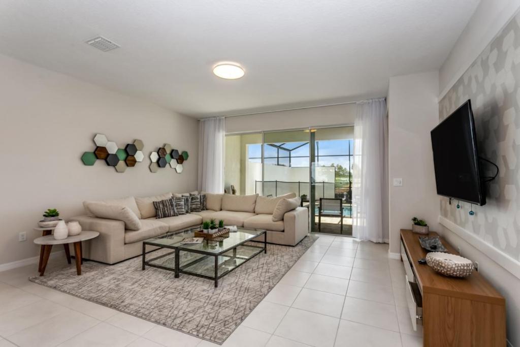 1527cpc Newest Community Town Holiday home *