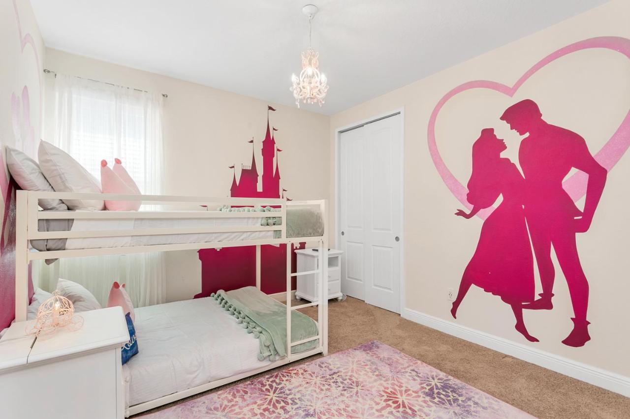 6 Bedroom Vacation With Pool * Orlando