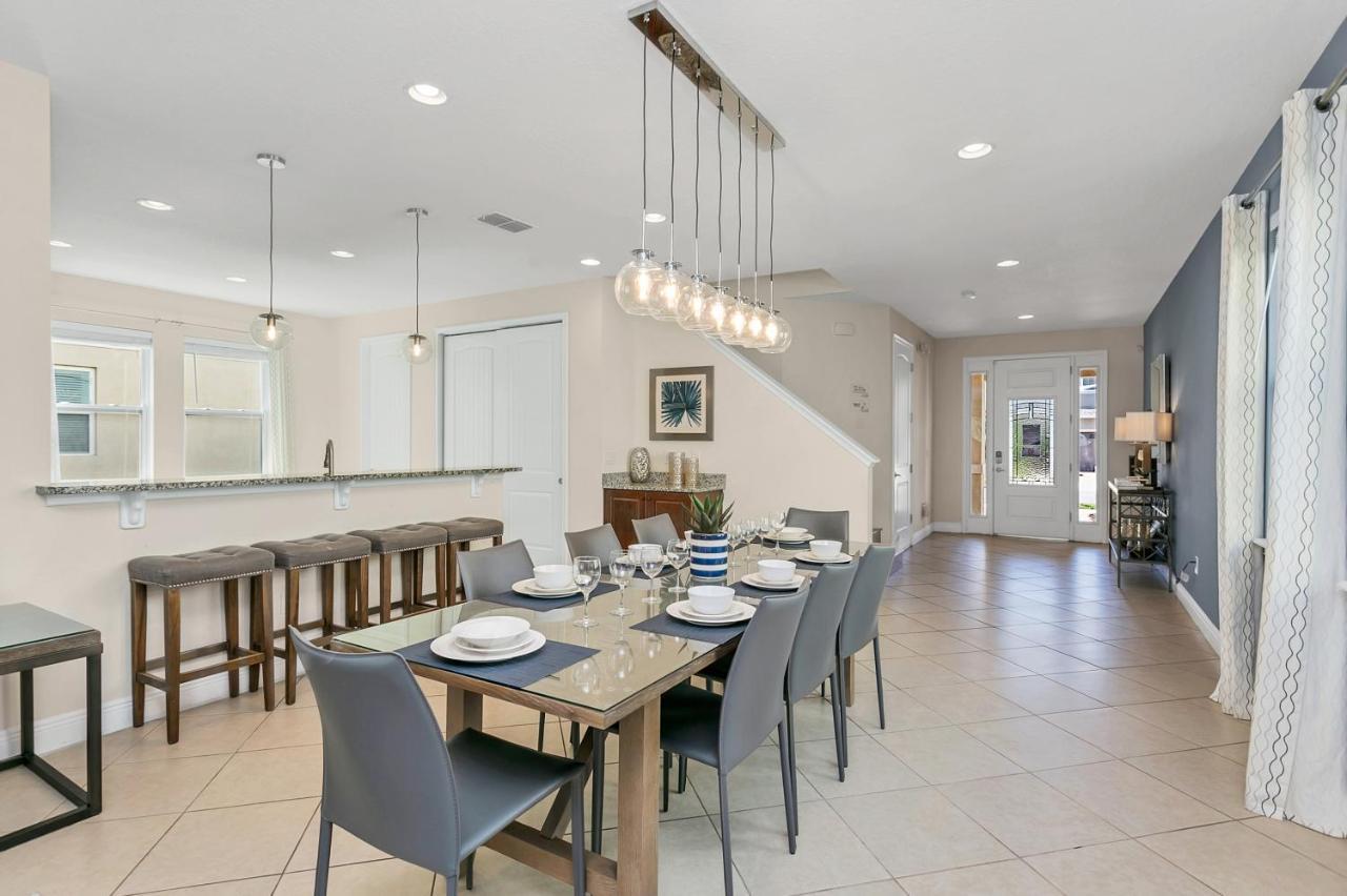 6 Bedroom Vacation With Pool * Orlando