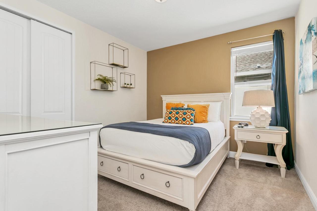 Holiday home 6 Bedroom Vacation With Pool Orlando