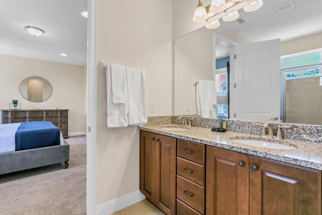 6 Bedroom Vacation With Pool Orlando