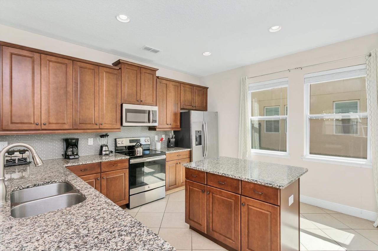 Holiday home 6 Bedroom Vacation With Pool Orlando