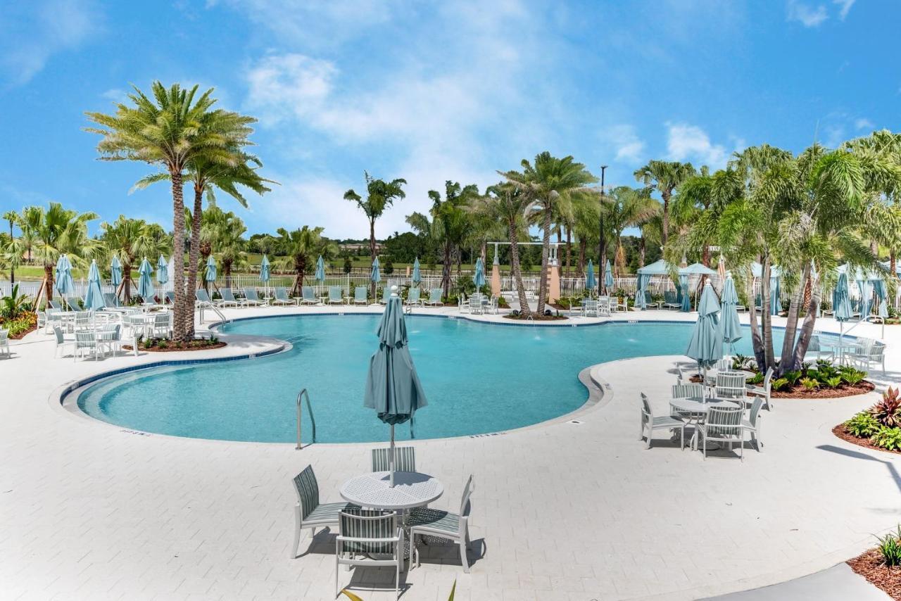1552 Carey Palm Circle Villa *