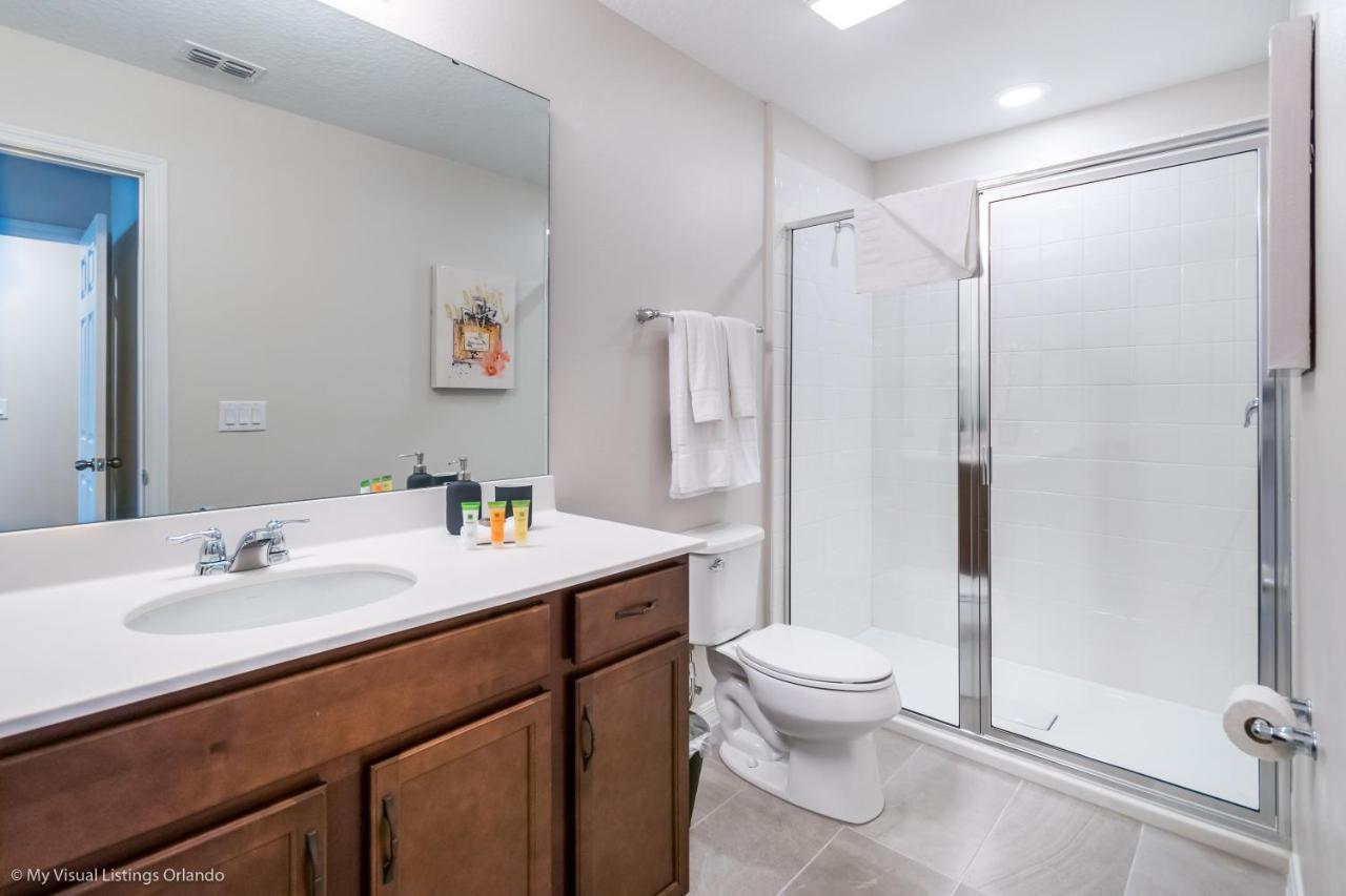 1552 Carey Palm Circle