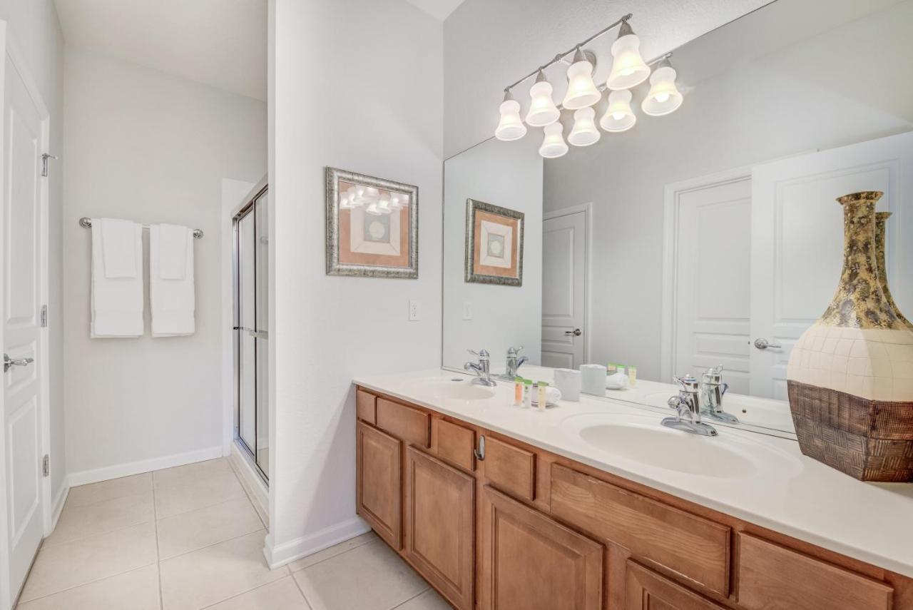Spacious Wprivate Poolspa & Free Waterpark Holiday home Orlando