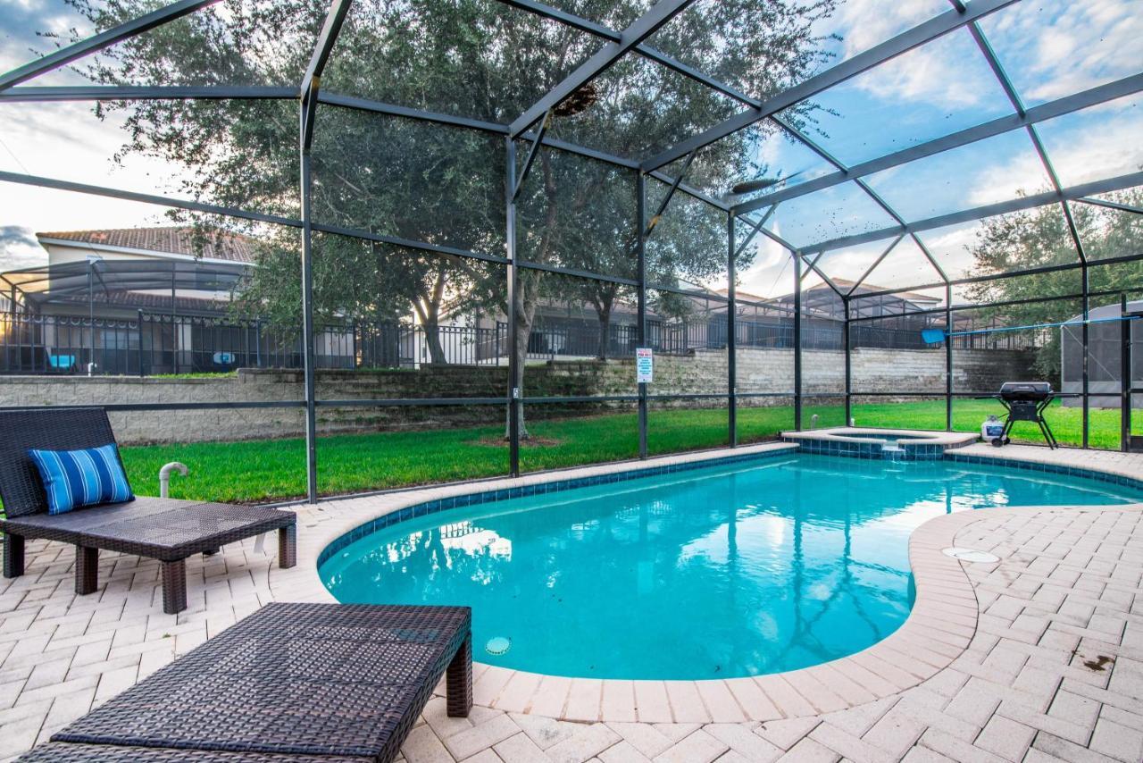 Spacious Wprivate Poolspa & Free Waterpark Holiday home Orlando