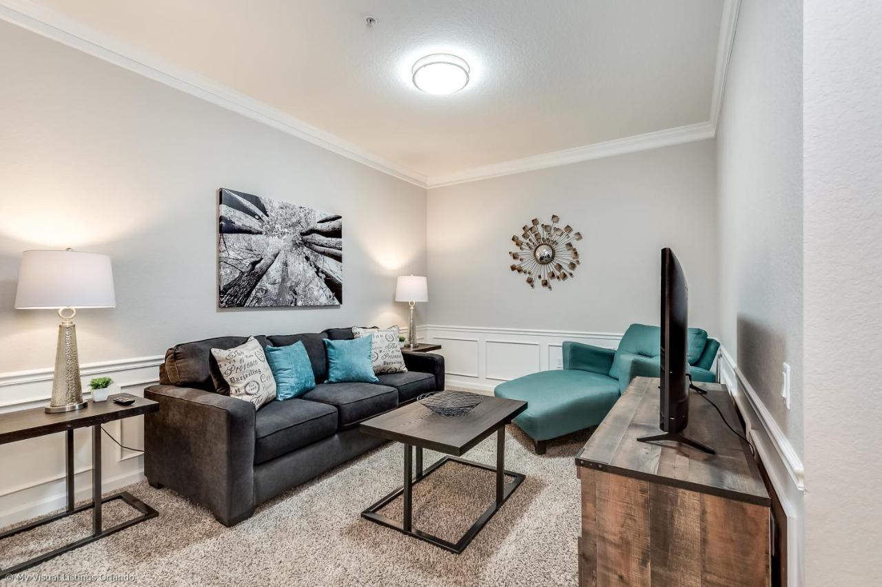 Deluxe Wlakeview, Minutes From Universal Apartment Orlando